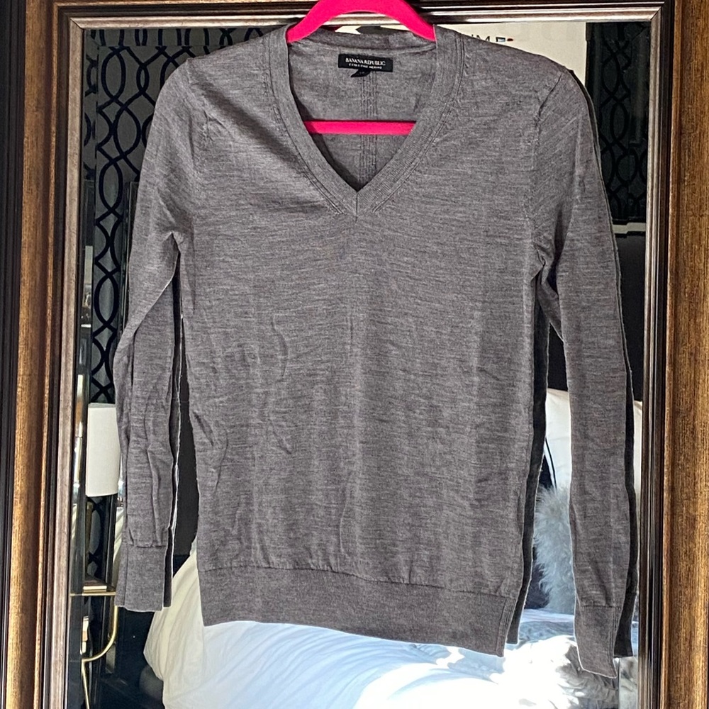 Banana Republic Gray V-Neck Sweater